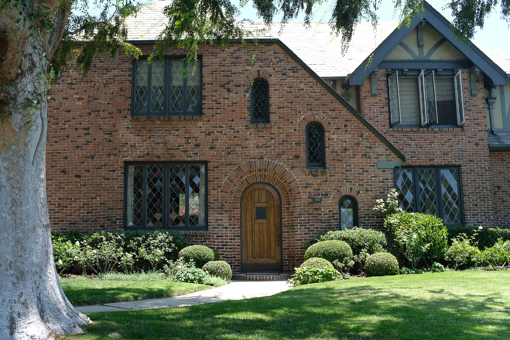 Larchmont Village (20)