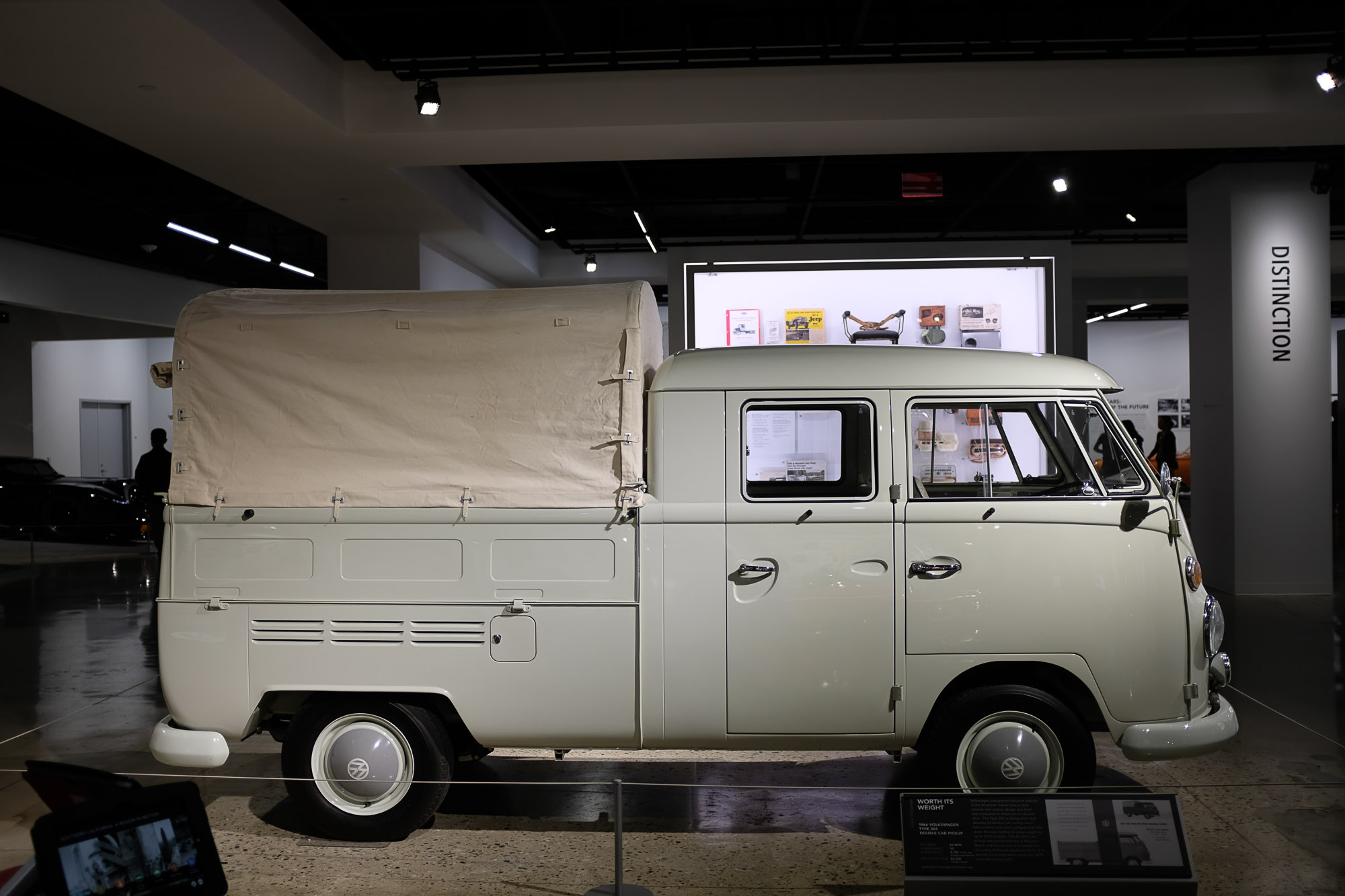 Petersen Auto Museum & Miracle Miles (4)