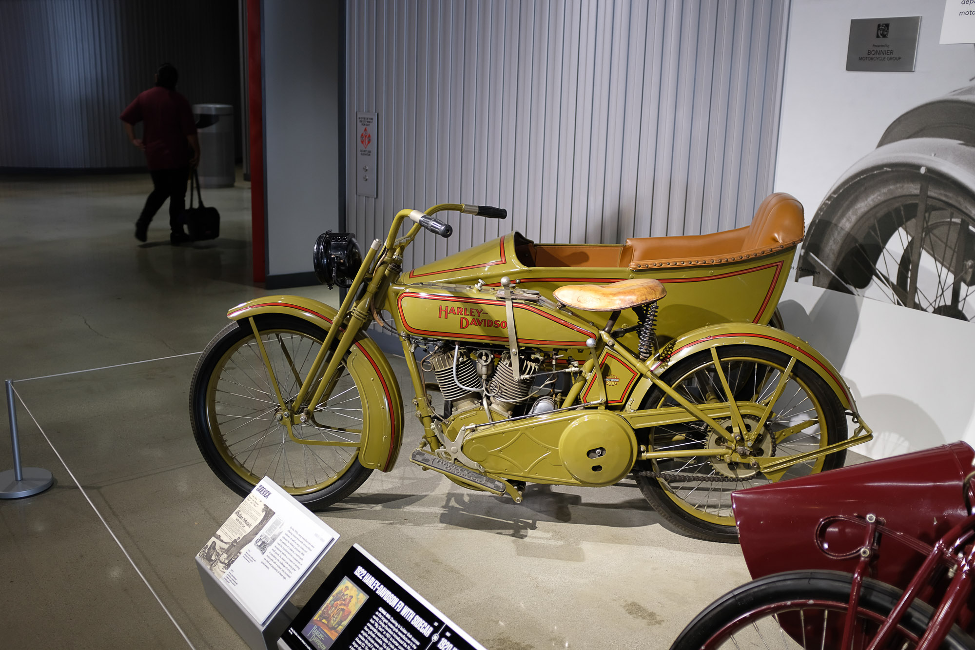 Petersen Auto Museum & Miracle Miles (8)