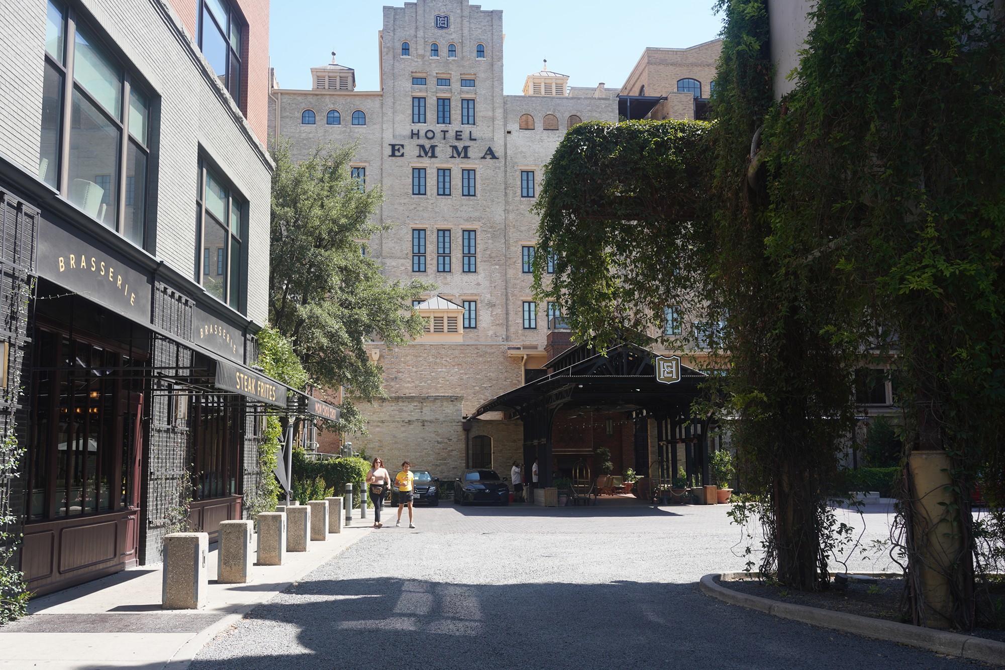 Hotel Emma and Pearl District (2)
