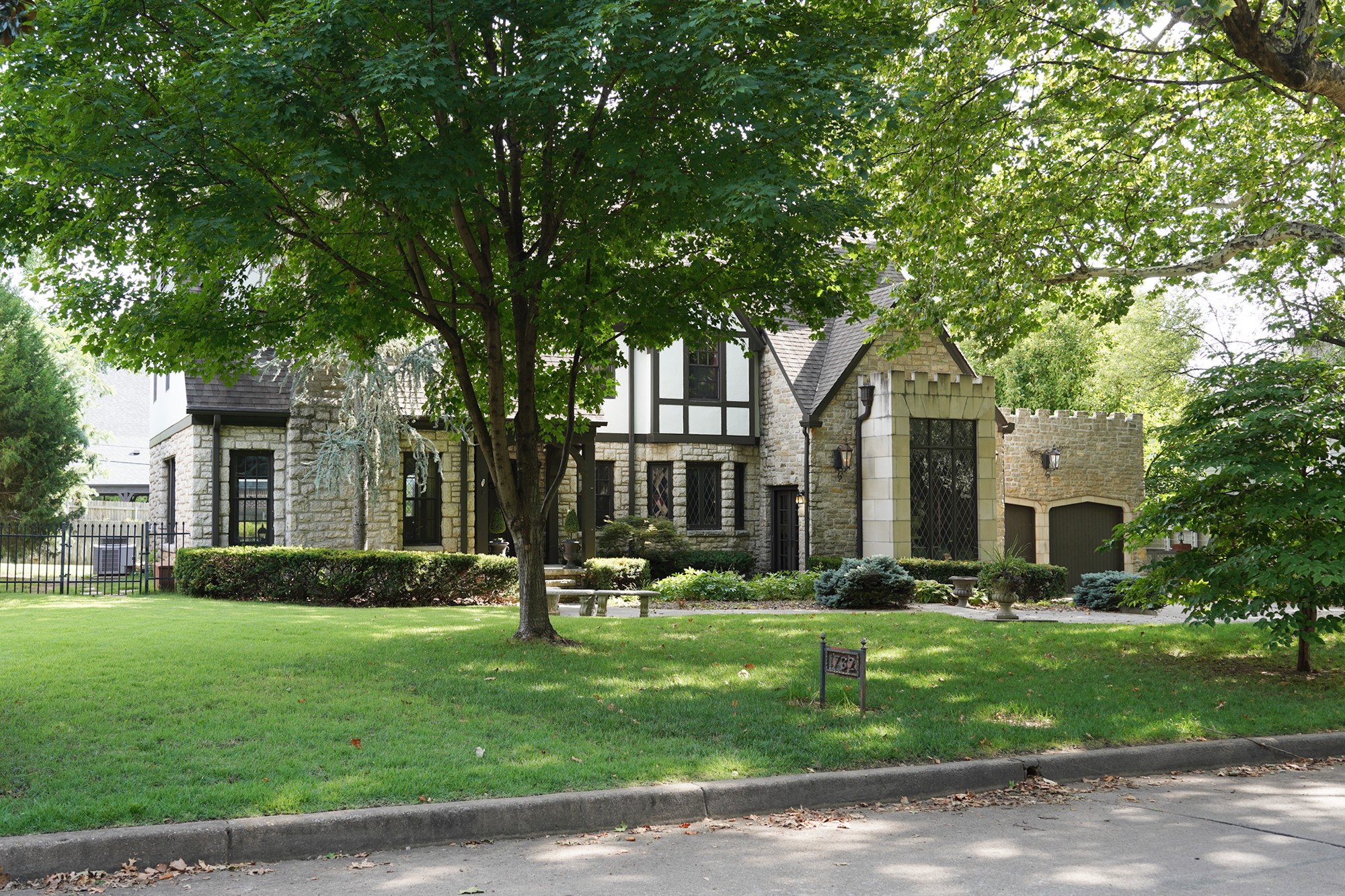 Tulsa Upper Class Residence Area (32)