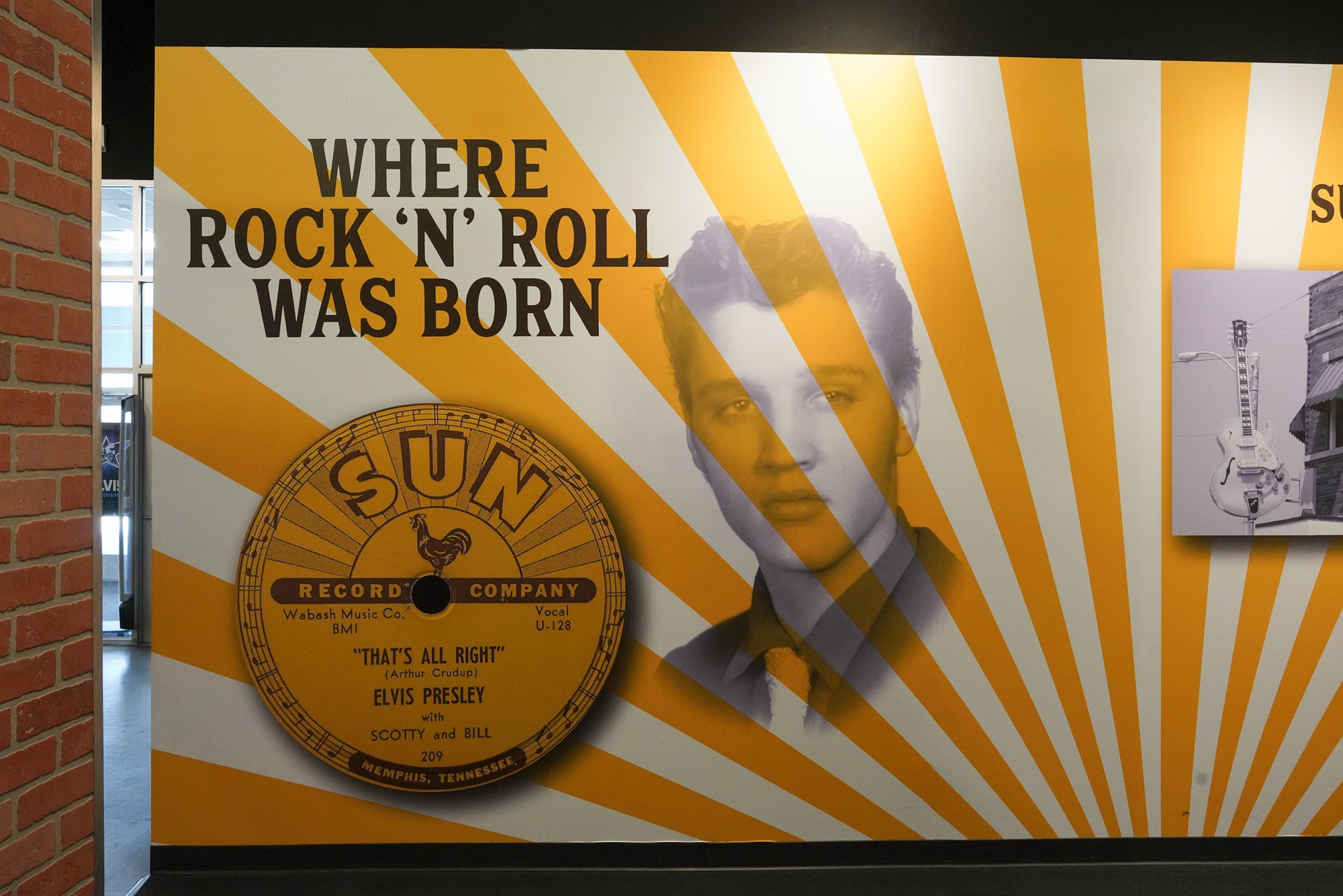 Graceland - Elvis Museum (10)