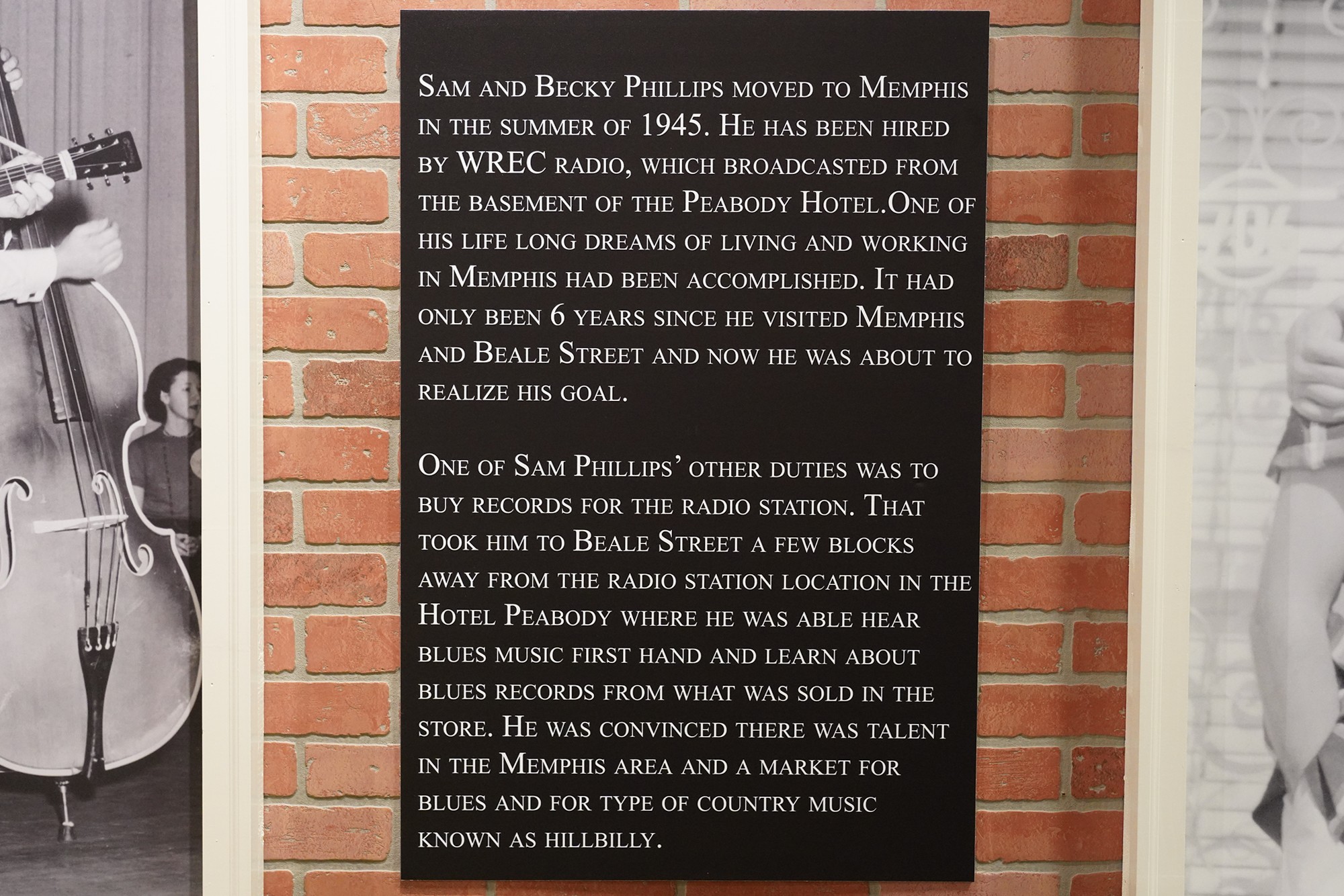 Graceland - Elvis Museum (15)