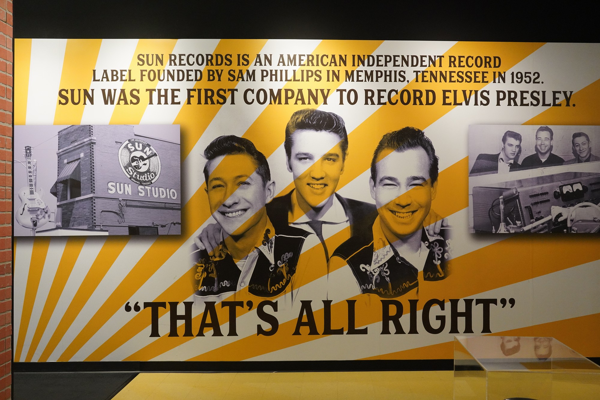 Graceland - Elvis Museum (19)