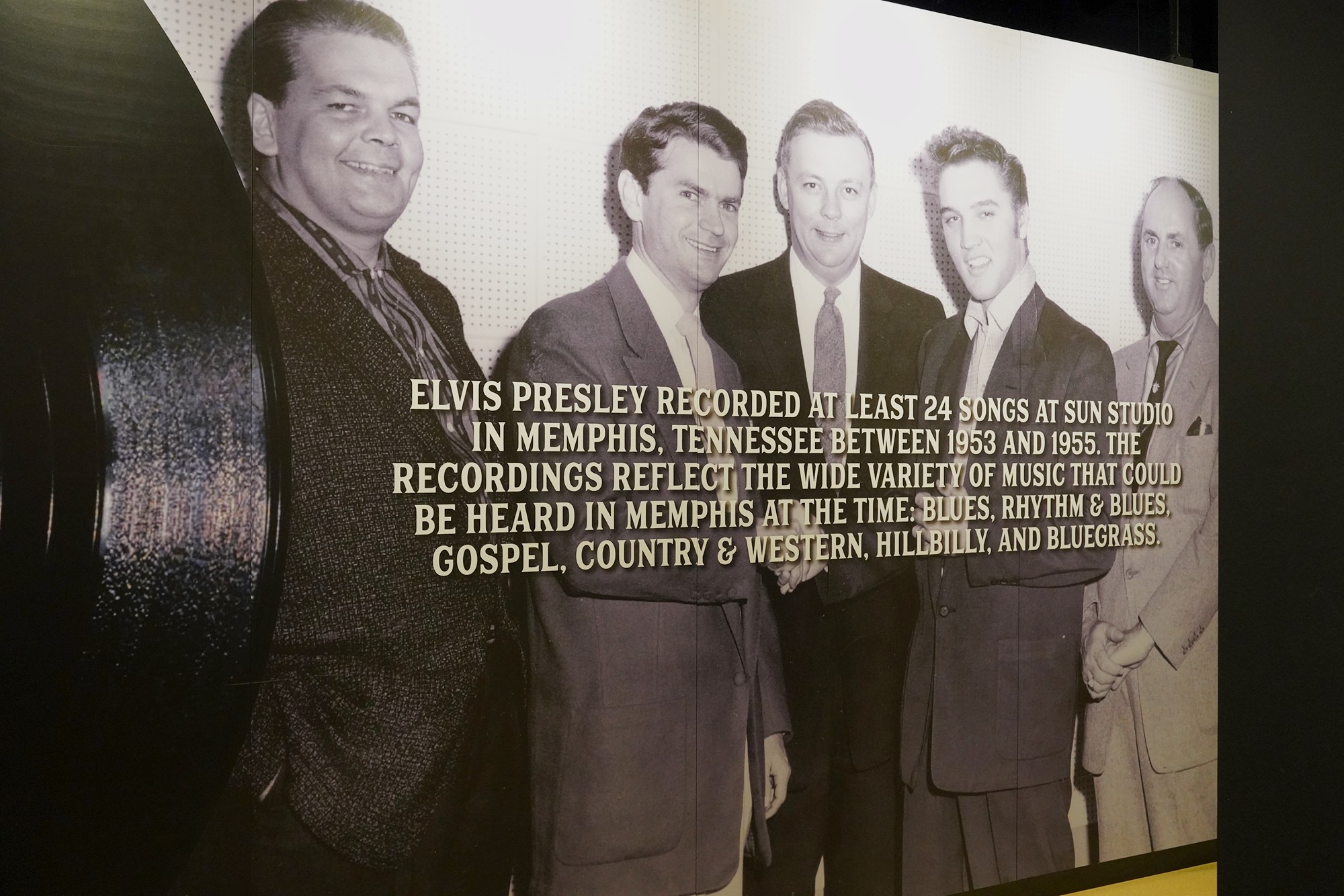 Graceland - Elvis Museum (23)