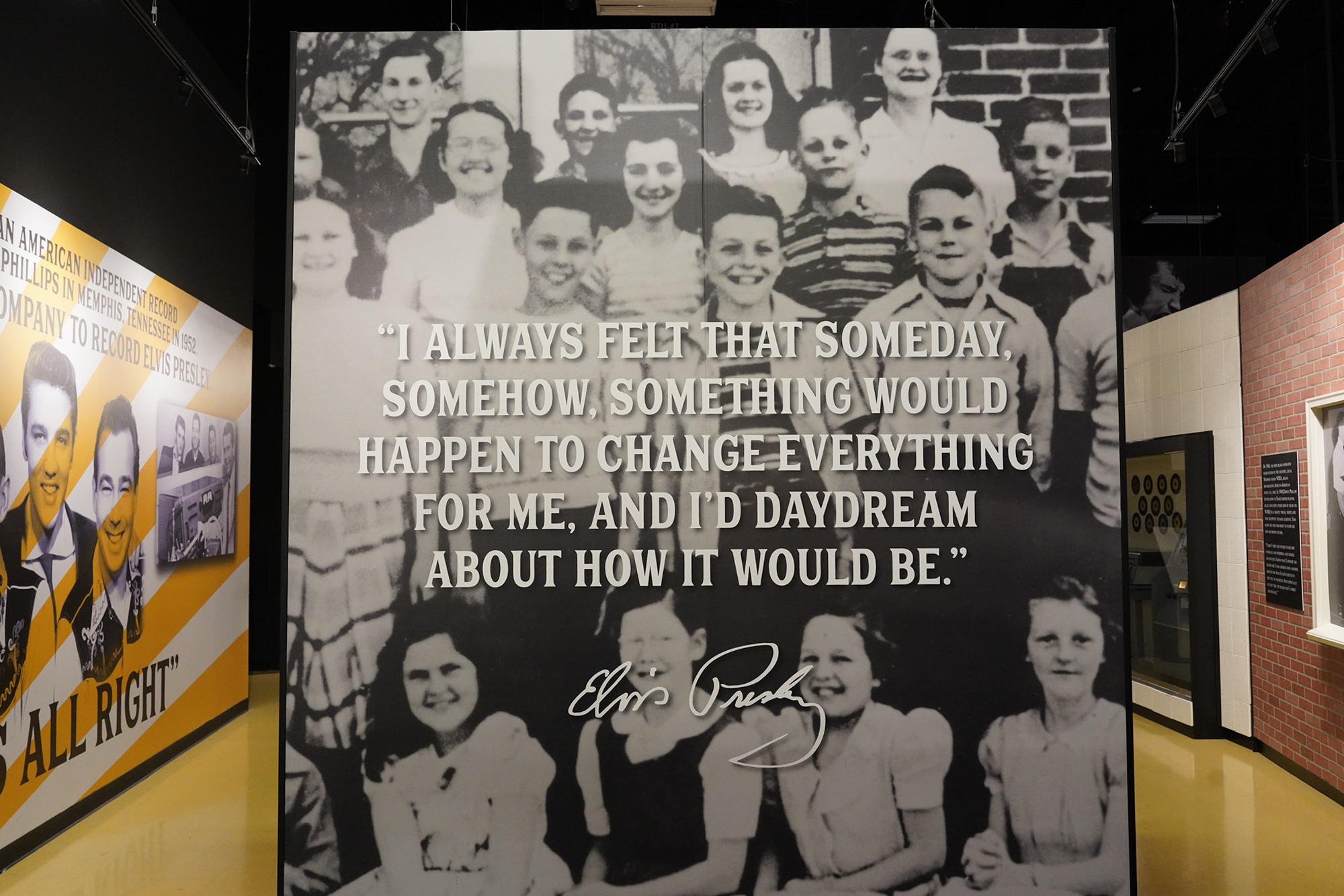 Graceland - Elvis Museum (9)