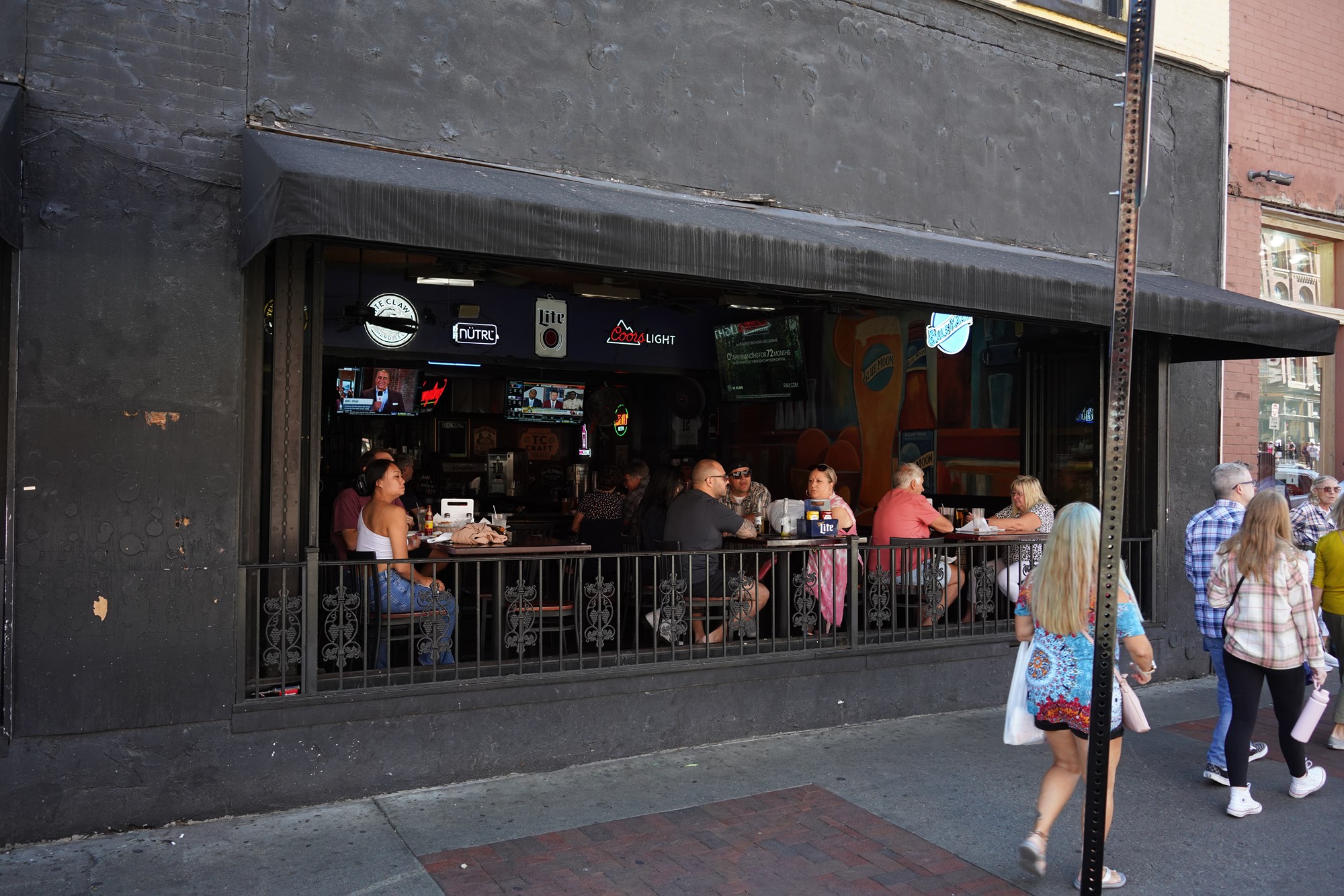 Honky Tonk Highway (26)