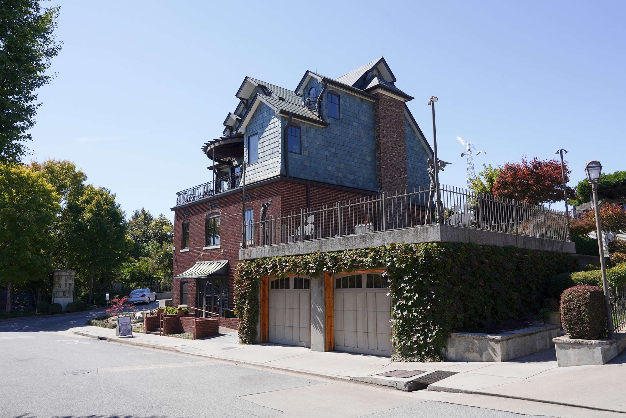 Bluff View Art District (2)