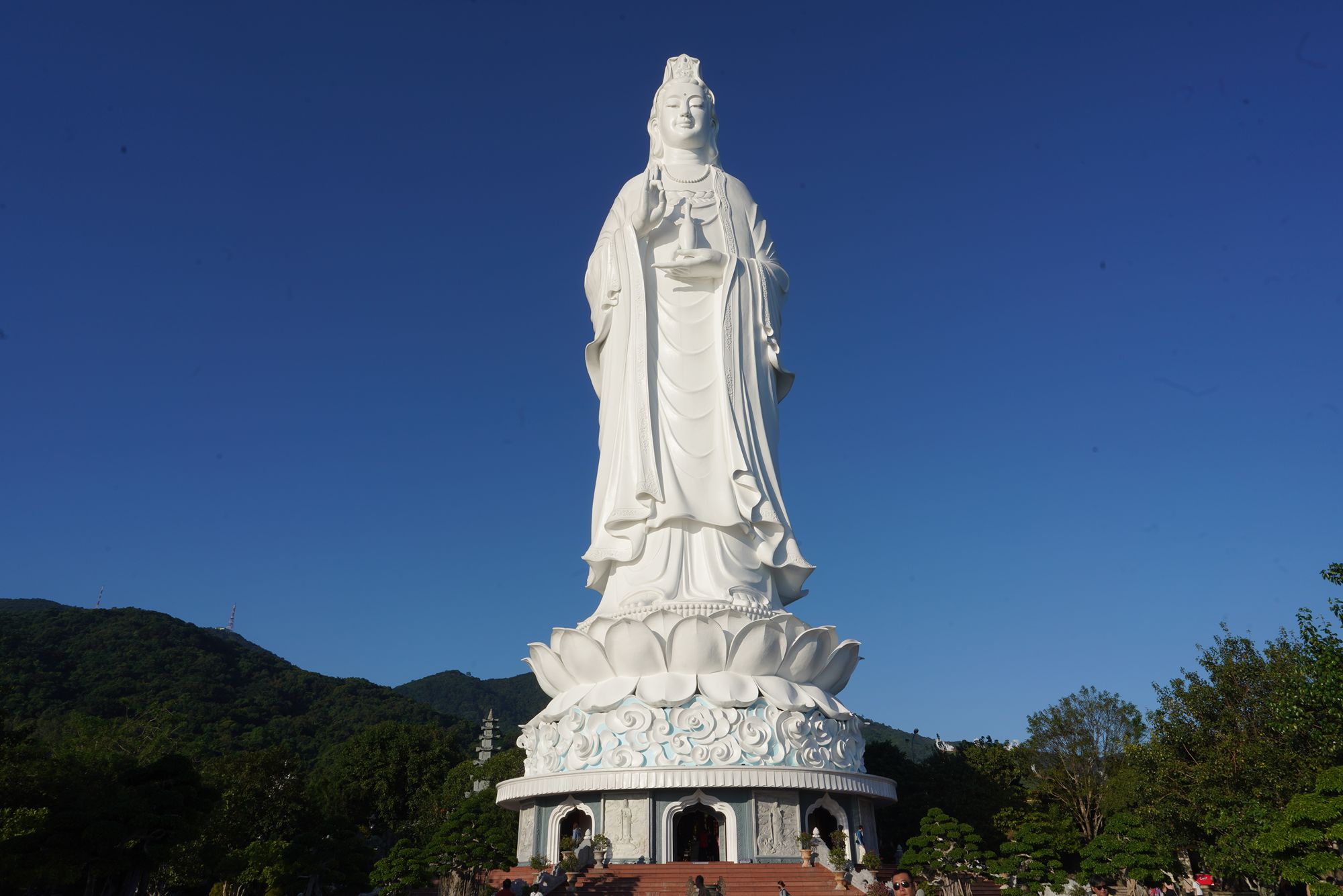 Chùa Linh Ứng and Tháp Xá Lợi Temples, Danang, Vietnam