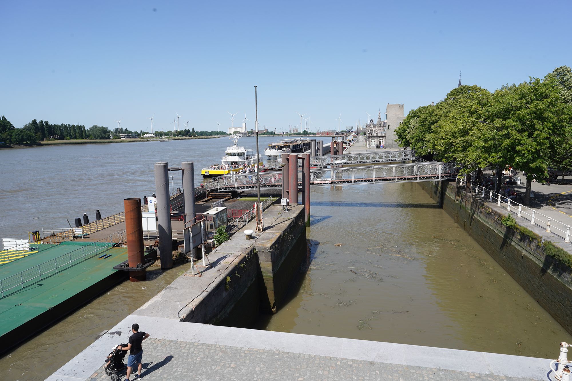 Antwerp Day Trip (123)