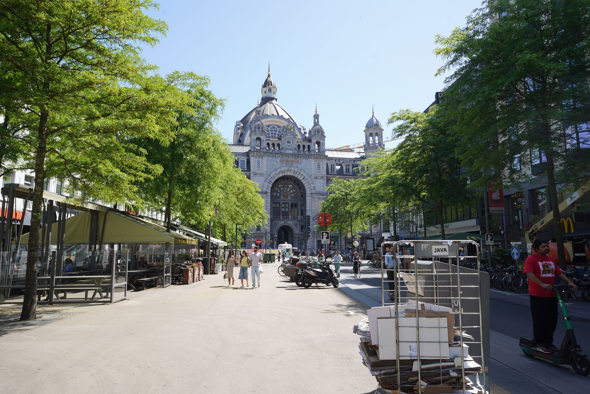 Antwerp Day Trip (13)