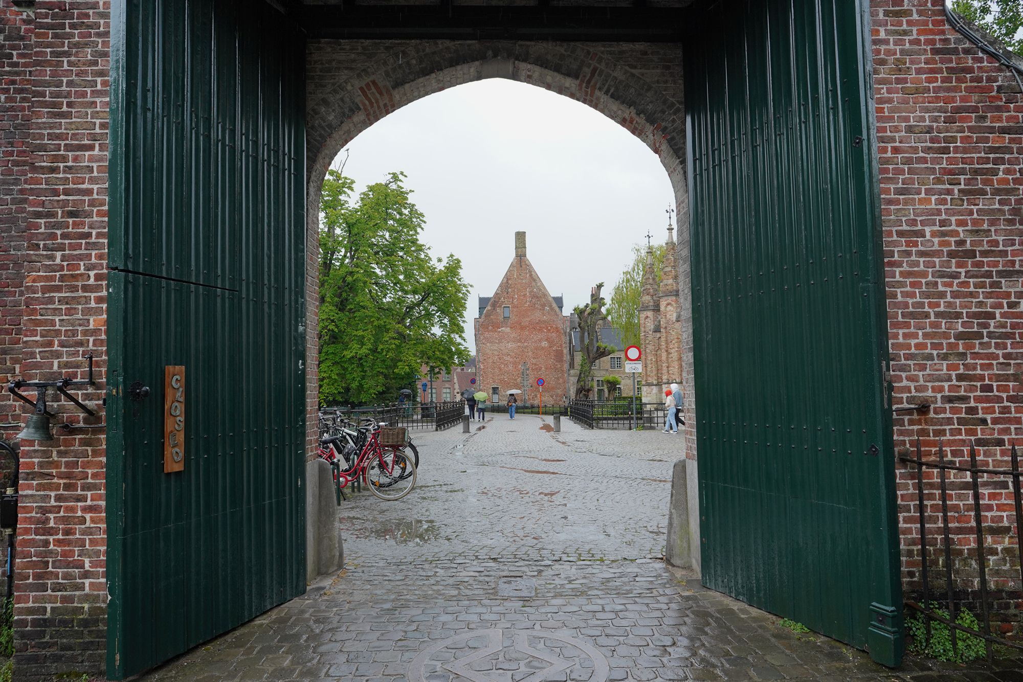 Bruge Walk II (39)