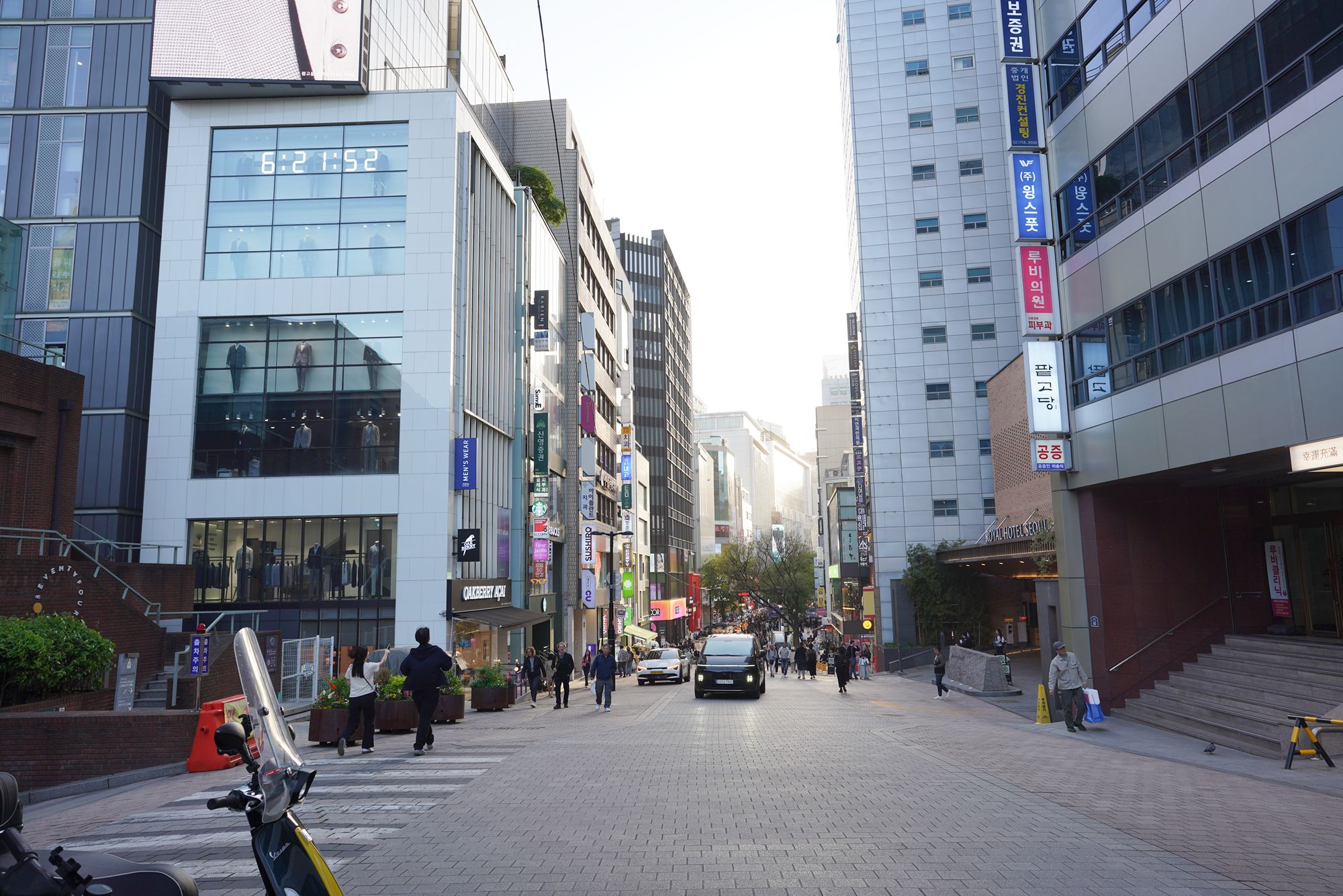 Myeongdong (1) Myeongdong (1)