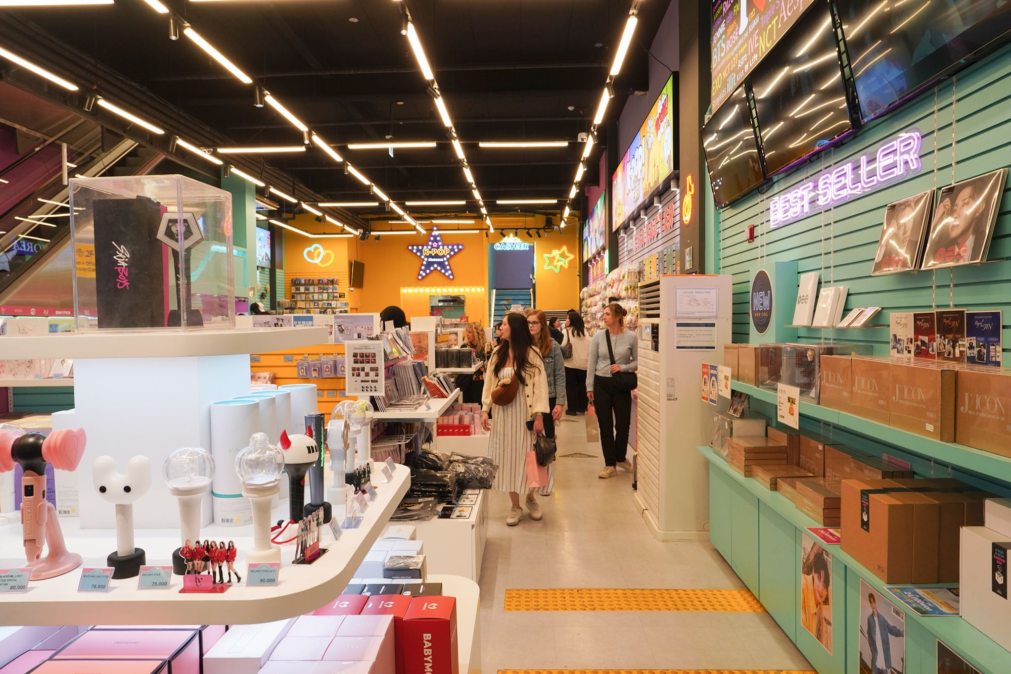 Myeongdong (19) Myeongdong (19)