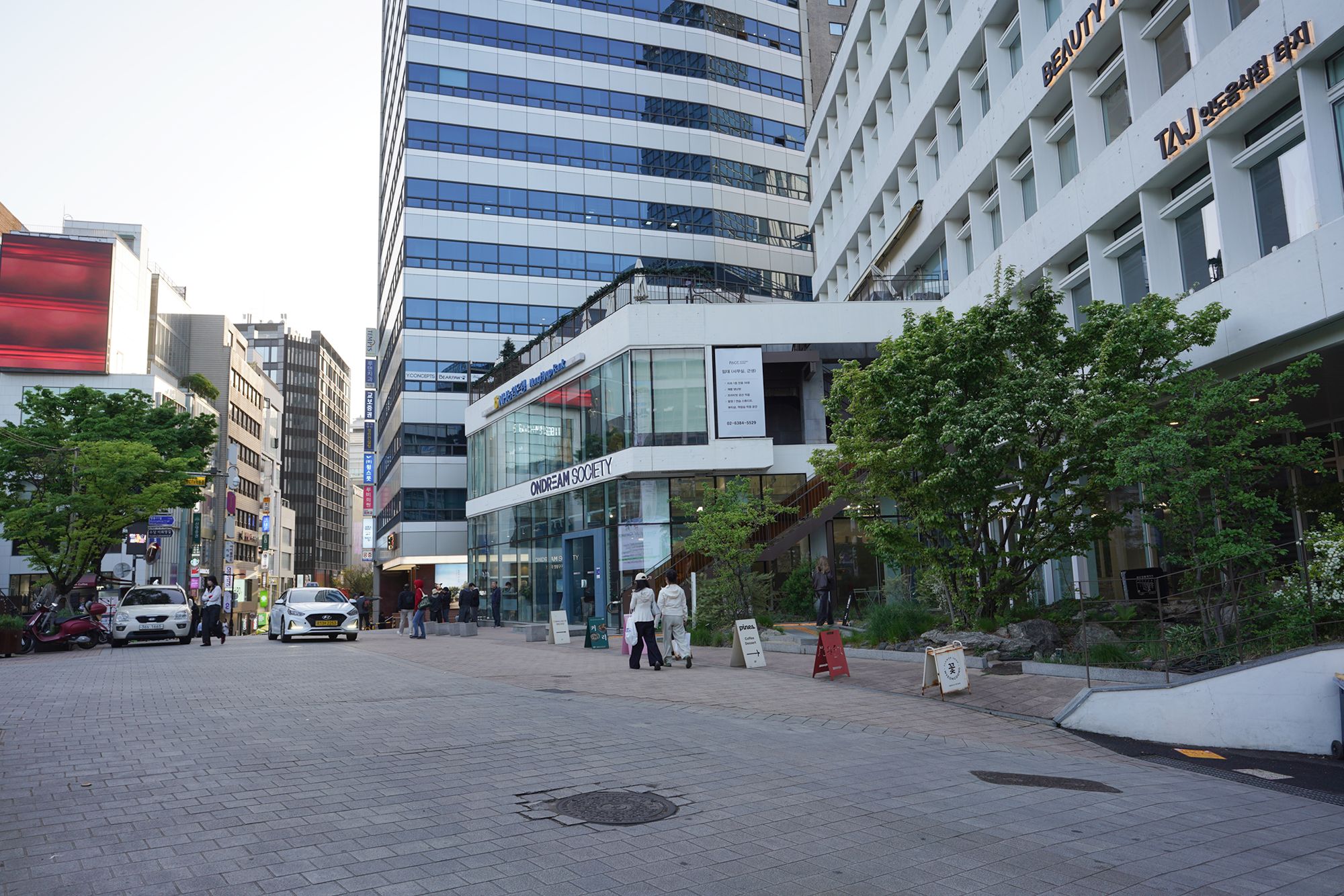 Myeongdong (3) Myeongdong (3)