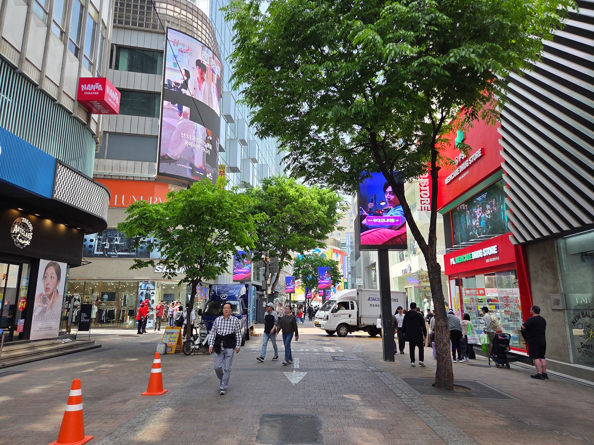 Myeongdong Day Time (26)