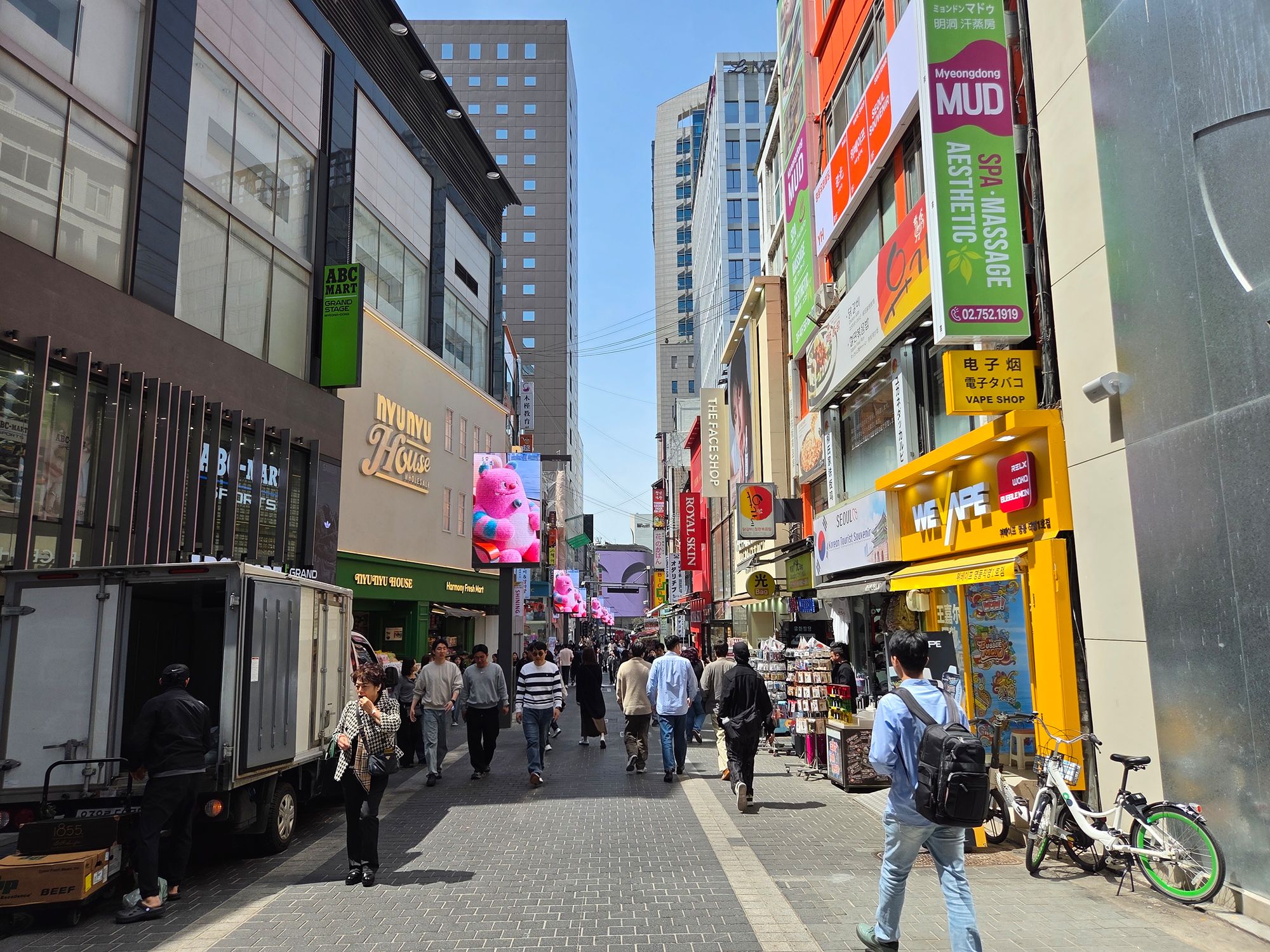 Myeongdong Day Time (32)