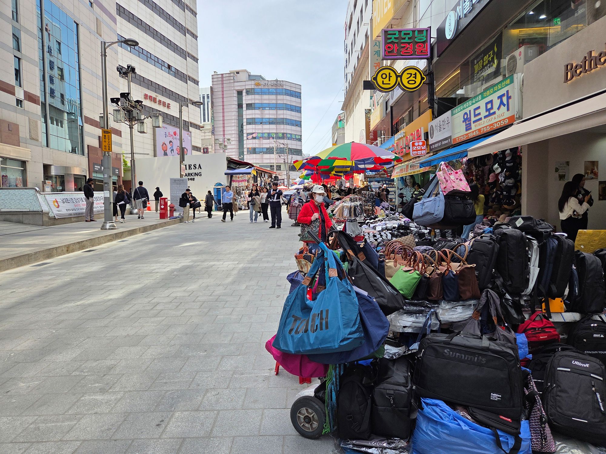 Myeongdong Day Time (67)