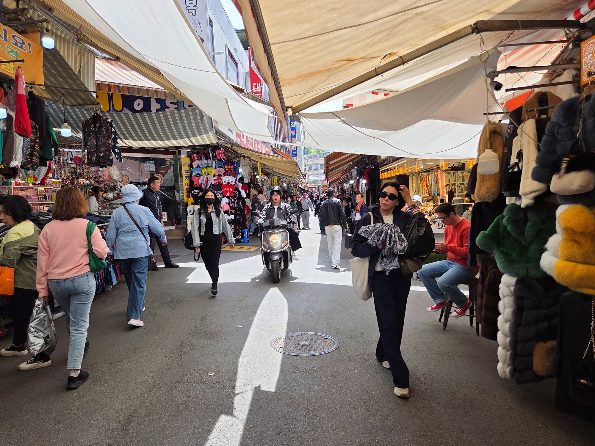 Myeongdong Day Time (76)