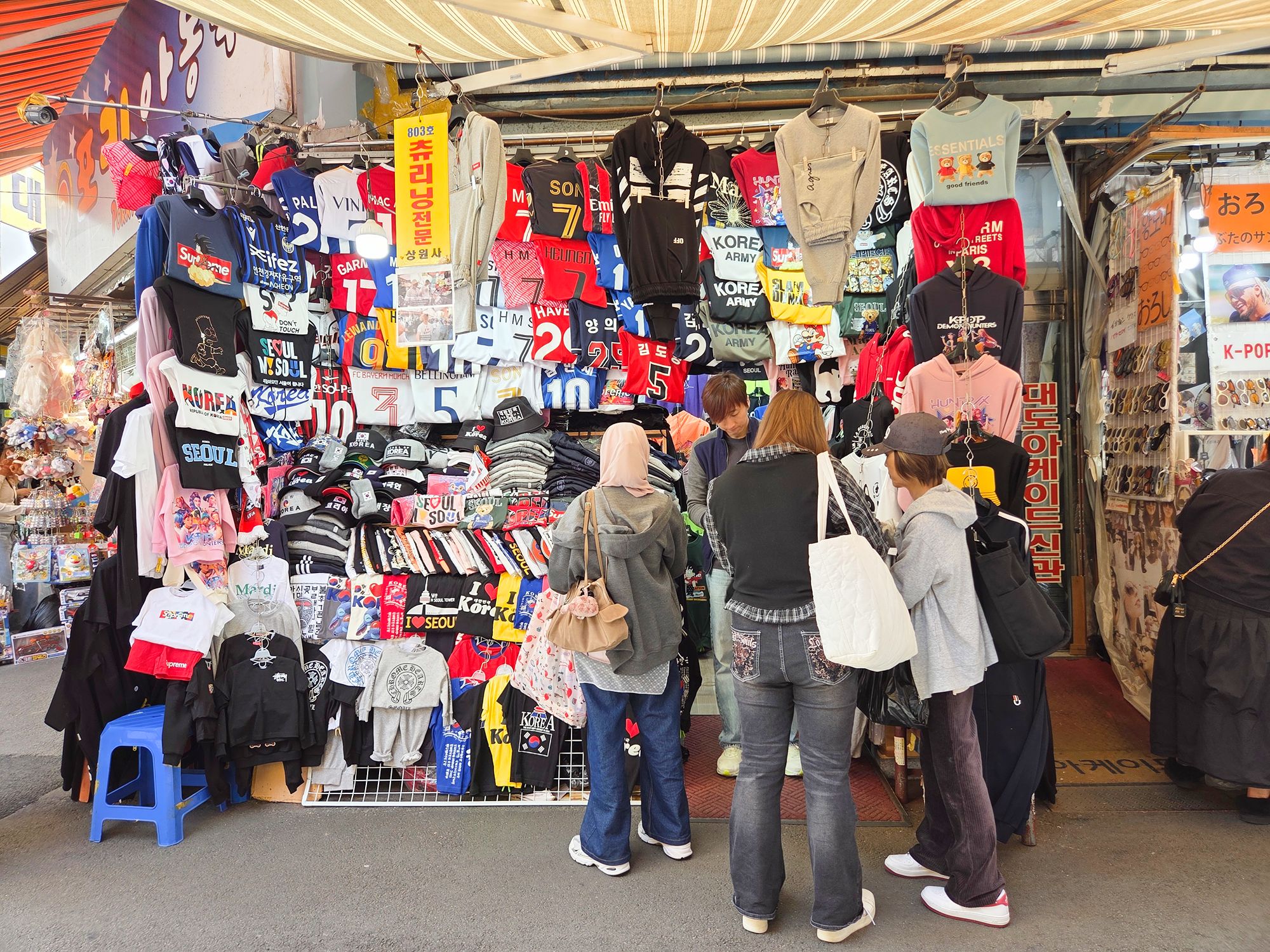 Myeongdong Day Time (77)