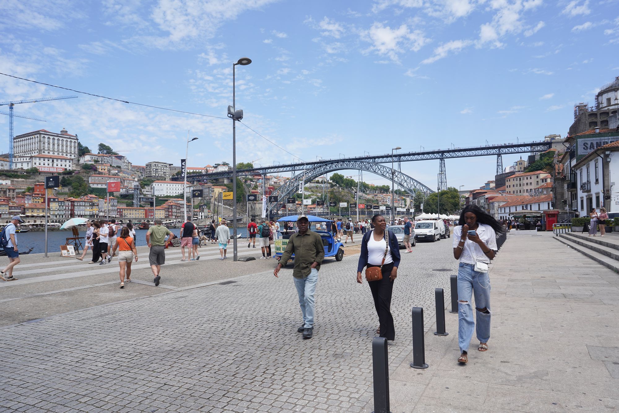 Porto Walk III (126) Porto Walk III (126)