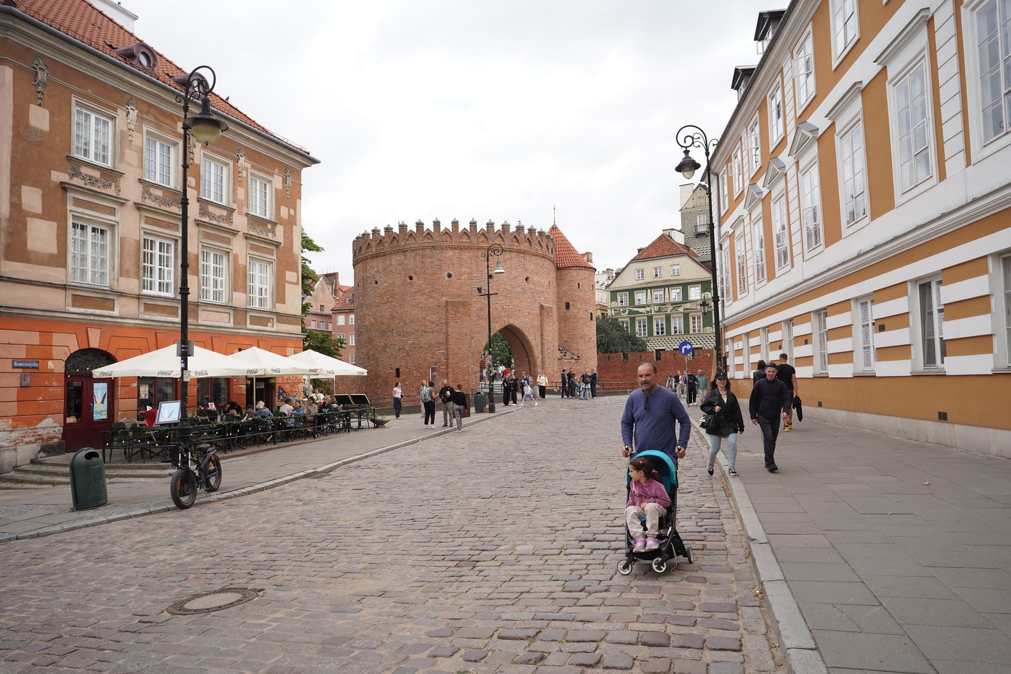 Warsaw Walk I (90) Warsaw Walk I (90)