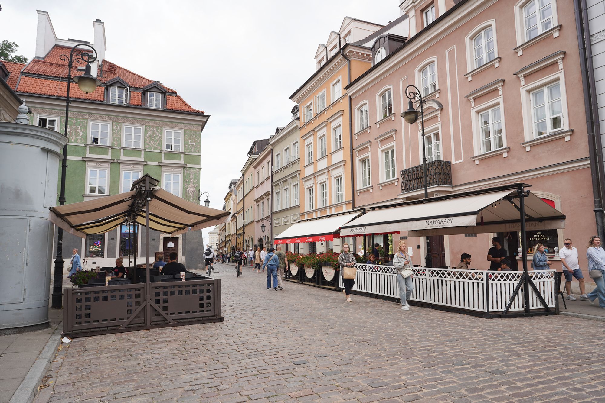 Warsaw Walk I (99) Warsaw Walk I (99)